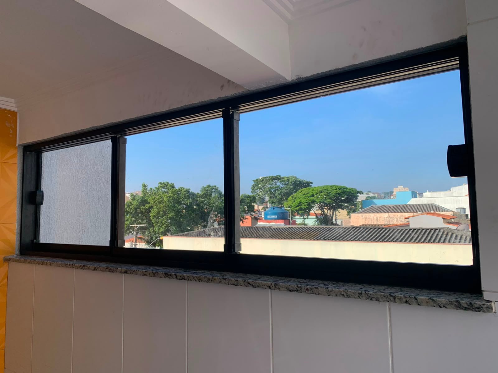 Projeto de janela, porta ou sacada em vidro sob medida 5
