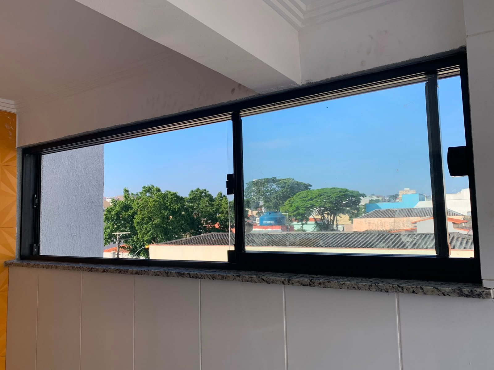 Projeto de janela, porta ou sacada em vidro sob medida 6